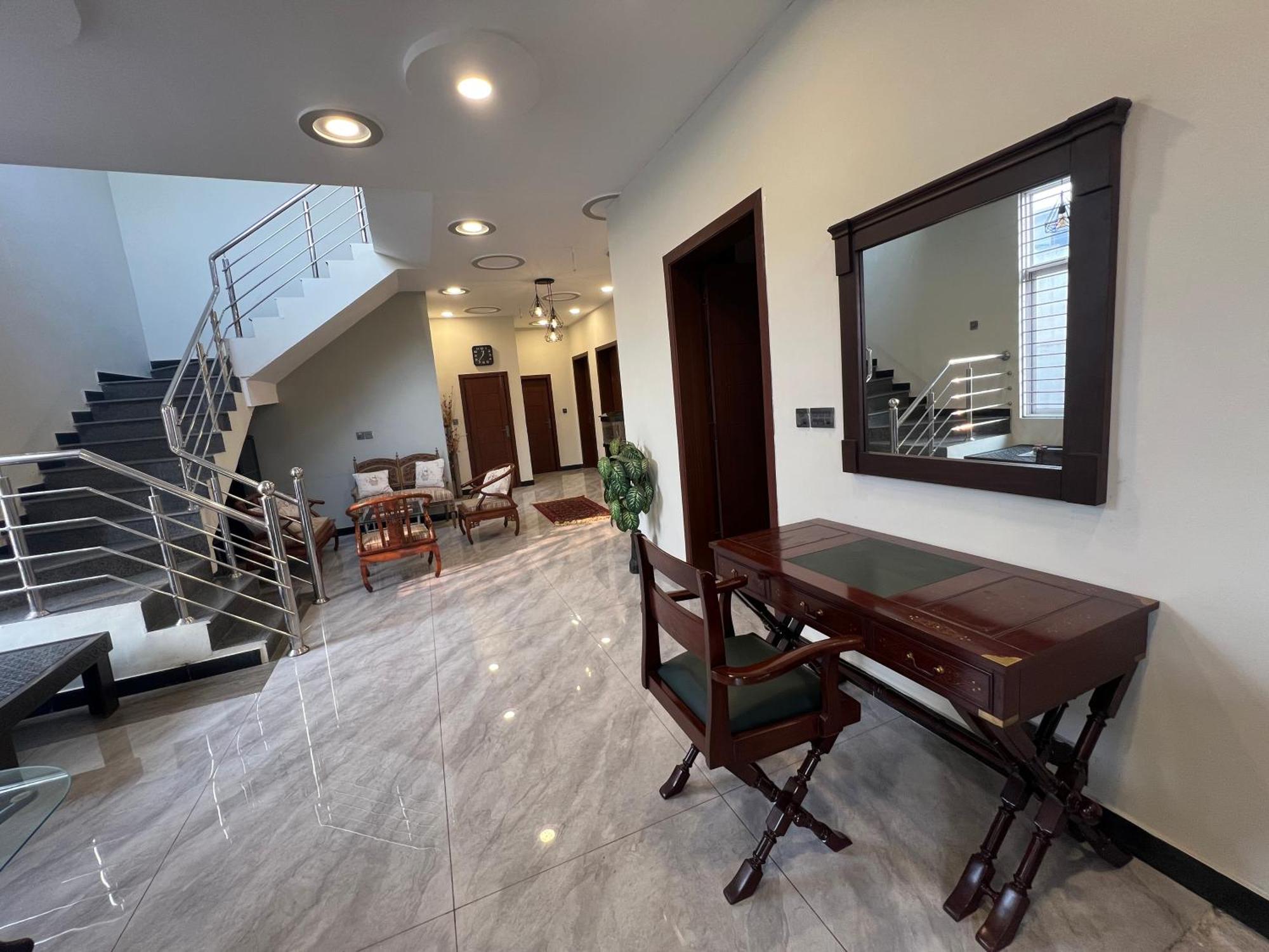 Deluxe King Room In Silverscape Residence Rawalpindi Exterior photo