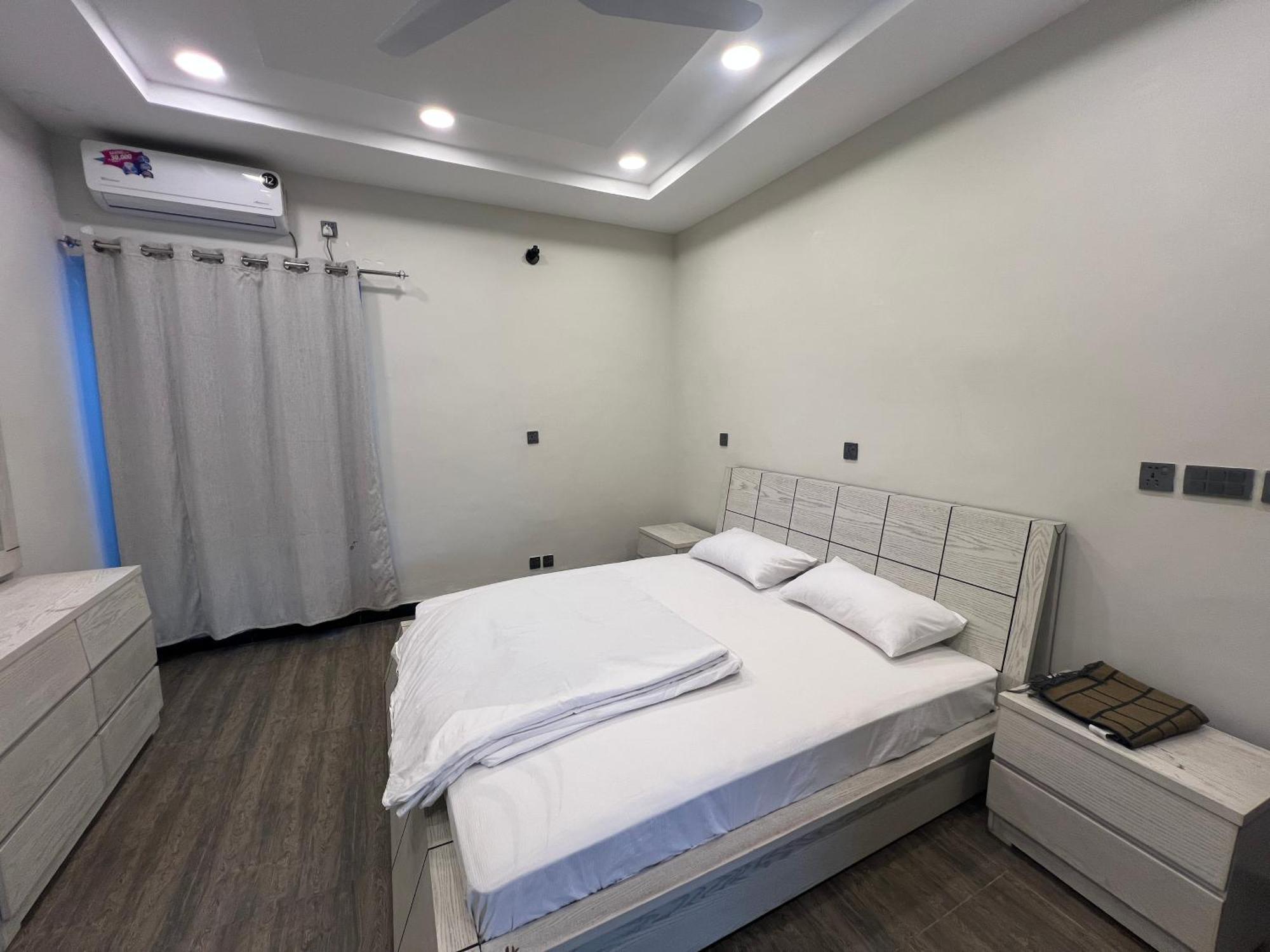 Deluxe King Room In Silverscape Residence Rawalpindi Exterior photo