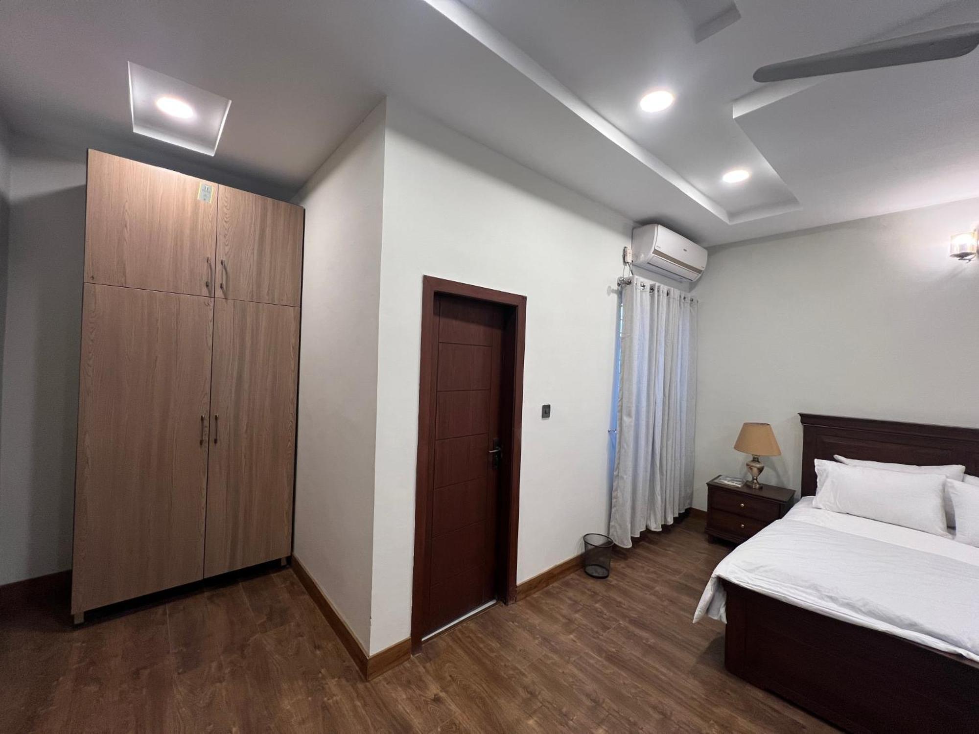 Deluxe King Room In Silverscape Residence Rawalpindi Exterior photo